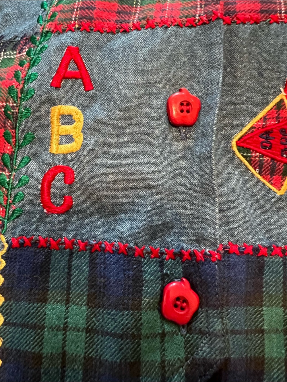 Vintage TanTrum Blues Plaid Embroidered Teacher Vest M Art 90s Novelty - Picture 10 of 12